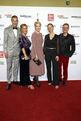 Golden picture of the woman in Hamburg Kai Pflaume, Julia Becker, Manuela Schwesig, Nora Mary and Niklas Jakob Wilcke, award ceremony of the Golden picture of the woman in the new Flora, Hamburg, 11 10 2023 Copyright: xEventpressxBecherx