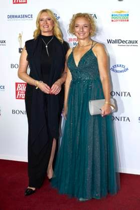Claudia Kleinert and Karin Lange at the 16 award ceremony of the Golden Image of Woman 2023 at the Stage Theater Neue Flora Hamburg, 11 10 2023 Foto:xU.xStammx xFuturexImagex bild_3029