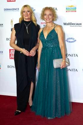 Claudia Kleinert and Karin Lange at the 16 award ceremony of the Golden Image of Woman 2023 at the Stage Theater Neue Flora Hamburg, 11 10 2023 Foto:xU.xStammx xFuturexImagex bild_3030