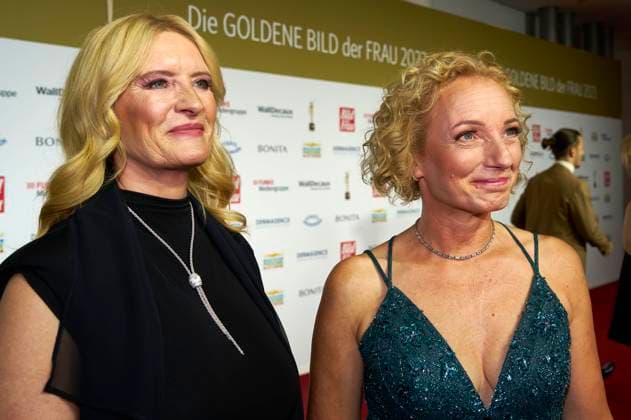 Claudia Kleinert and Karin Lange at the 16 award ceremony of the Golden Image of Woman 2023 at the Stage Theater Neue Flora Hamburg, 11 10 2023 Foto:xU.xStammx xFuturexImagex bild_3032
