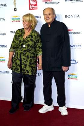 Dietrich Mattausch with wife Annette Mattausch at the 16 award ceremony of the Golden Picture of the Woman 2023 at the Stage Theater Neue Flora Hamburg, 11 10 2023 Foto:xU.xStammx xFuturexImagex bild_3033