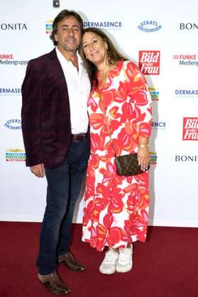 Dieter Landuris with wife Natascha Landuris at the 16 award ceremony of the Golden Picture of the Woman 2023 at the Stage Theater Neue Flora Hamburg, 11 10 2023 Foto:xU.xStammx xFuturexImagex bild_3040