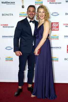 Marc Barthel and Anna Hofbauer at the 16 award ceremony of the Golden Picture of the Woman 2023 at the Stage Theater Neue Flora Hamburg, 11 10 2023 Foto:xU.xStammx xFuturexImagex bild_3066