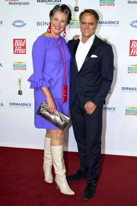 Ildiko von Kürthy with company at the 16 award ceremony of the Golden Image of Woman 2023 at the Stage Theater Neue Flora Hamburg, 11 10 2023 Foto:xU.xStammx xFuturexImagex bild_3075