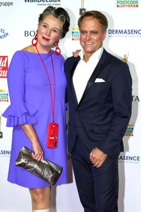 Ildiko von Kürthy with company at the 16 award ceremony of the Golden Image of Woman 2023 at the Stage Theater Neue Flora Hamburg, 11 10 2023 Foto:xU.xStammx xFuturexImagex bild_3076