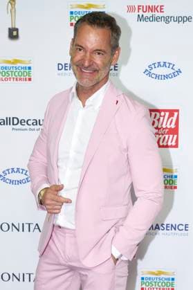 Christian Henze at the 16 award ceremony of the Golden Woman 2023 at the Stage Theater Neue Flora Hamburg, 11 10 2023 Foto:xU.xStammx xFuturexImagex bild_3209