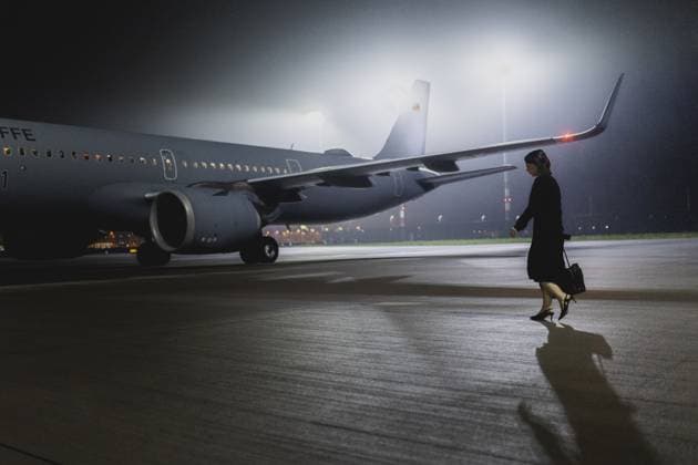 News Themen der Woche KW41 Annalena Baerbock (Buendnis 90 Die Gruenen), Bundesaussenministerin, aufgenommen vor Abflug nach Israel in Berlin, 13.10.2023. Baerbock ist das erste Regierungsmitglied der Bundesrepublik Deutschland, dass nach den Terrorattacken der Hamas vom 7. Oktobers nach Israel reist. In Folge des Angriffs sind bisher 1.200 Menschen getoetet worden, 150 Menschen wurden durch die Hamas verschleppt. Berlin Deutschland *** Annalena Baerbock Buendnis 90 Die Gruenen , German Foreign Minister, photographed before departure to Israel in Berlin, 13 10 2023 Baerbock is the first member of the government of the Federal Republic of Germany to travel to Israel after the terrorist attacks by Hamas on October 7 As a result of the attack, 1 200 people have been kil Copyright: xFlorianxGaertnerx
