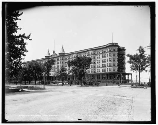 RECORD DATE NOT STATED Chicago Beach Hotel, Chicago, 1900 Dec 4, . Luxury resort hotel built in 1892 by Warren Leland to accommodate visitors to the upcoming Columbian Exposition of 1893. Copyright:xHeritagexArt HeritagexImagesxUnknownx IMAGO, ! ACHTUNG: AUFNAHMEDATUM GESCHÄTZT!  Copyright:HeritagexArt HeritagexImagesxUnknownx IMAGO