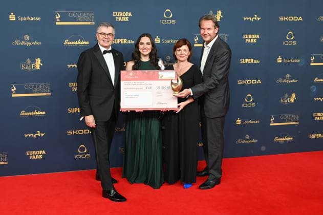 Leipzig Numerous stars attend the 29 Golden Hen 2023 13 10 2023 from 6 p.m. Leipzig, Media City Photographer EHL Media Eri Copyright: xEHLxMedia Erik-HolmxLanghofx 231013_goldene-henne-preise-teil1_7