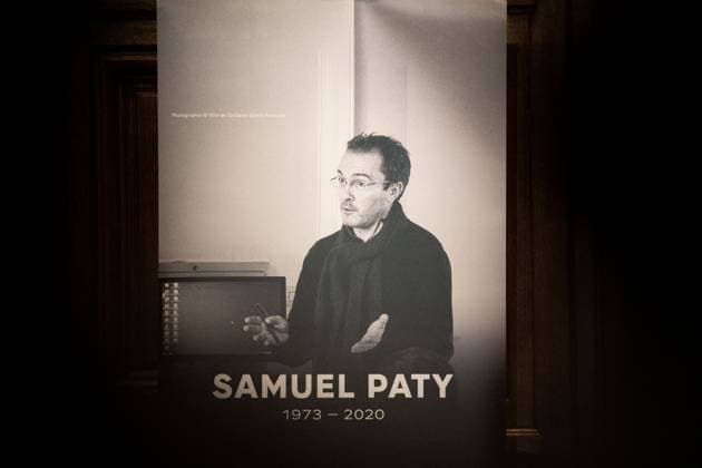 Elisabeth Borne et Gabriel Attal lors de la remise du Prix Samuel Paty 2023 Ã l universitÃ de la Sorbonne Ã Paris The Prime Minister and the Minister for Education and Youth take part in the presentation to the winning classes of the Samuel PATY 2023 award, organised by schools at the Sorbonne. The Prix Samuel Paty is a tribute to the teacher who was murdered on 16 October 2020, and aims to encourage cohesion and cooperation through a class project. Following the terrorist attack on a secondary school in Arras and the death of teacher Dominique Bernard, the Prime Minister will speak and pay tribute to him. Saturday 14th October 2023. La Sorbonne, Paris. La premiere ministre et le ministre de l Education nationale et de la Jeunesse partic  Copyright: xJeannexAccorsini Pool BestimagexJeannexAccorsini Pool Bestimagex