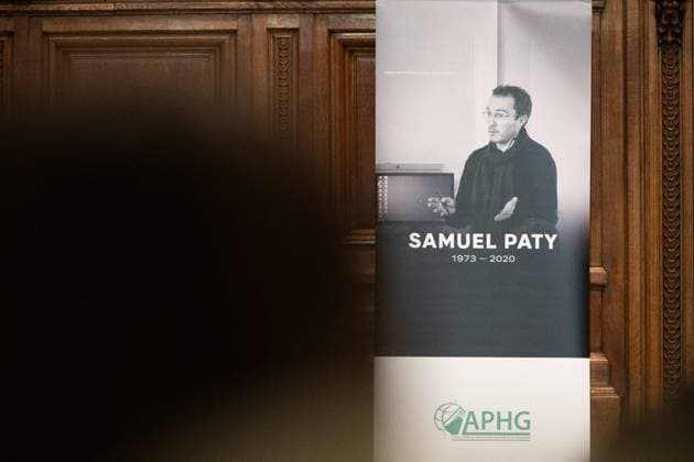 Elisabeth Borne Attends Samuel Paty Prize Ceremony At La Sorbonne - Paris The Prime Minister Elisabeth Borne takes part in the presentation to the winning classes of the Samuel PATY 2023 award, organised by schools at the Sorbonne. The Prix Samuel Paty is a tribute to the teacher who was murdered on 16 October 2020, and aims to encourage cohesion and cooperation through a class project. Following the terrorist attack on a secondary school in Arras and the death of teacher Dominique Bernard, the Prime Minister will speak and pay tribute to him. Saturday 14th October 2023. Paris La Sorbonne, France. Elisabeth Borne La premiere ministre participe a la remise aux classes laureates du Prix Samuel PATY 2023, organise eux des ecoles a la Sorbonne.  Copyright: xPool ABACAx 871676_043 Pool ABACAx 871676_043
