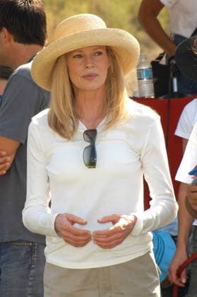 at 2nd Annual Nuts for Mutts Dog Show and Pet Fair, Pierce College, Woodland Hills, Calif, 05-18-03 Kim Basinger at 2nd Annual Nuts for Mutts Dog Show and Pet Fair, Pierce College, Woodland Hills, Calif, 05-18-03 Woodland Hills CA United States EDITORIAL USE ONLY Copyright: xx s_bukleyx icphotos272590