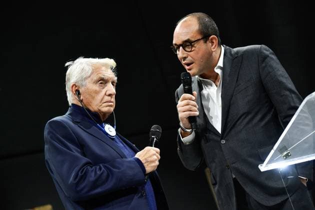 PHOTOPQR OUEST FRANCE Martin ROCHE ; Bayeux ; 14 10 2023 ; Ce samedi 14 octobre 2023 la soirée de remise des prix de la 30 ème édition du Prix Bayeux Calvados Normandie des correspondants de guerre . Le président du jury Don McCullin avec le présentateur Lucas Menget Caen, France, oct 14th 2023. 30th edition of the Bayeux Calvados Normandy War Correspondents Prize Bayeux France  Copyright: xPHOTOPQR OUESTxFRANCE MAXPPPxMartinxROCHEx 20231014OFR3964 20231014OFR4069