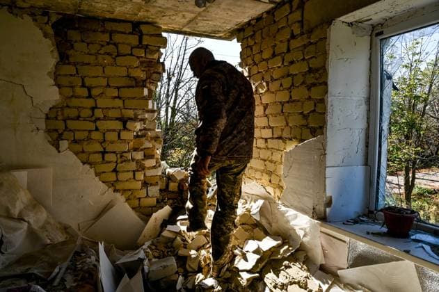 Bilder des Jahres 2023, News 10 Oktober News Themen der Woche KW41 News Bilder des Tages Aftermath of Russian shelling of the frontline village of Velyka Novosilka Donetsk Region, Ukraine - October 12, 2023 - Aftermath of Russian shelling of the frontline village of Velyka Novosilka, Donetsk Region, eastern Ukraine Photo by Dmytro Smoliyenko Ukrinform ABACAPRESS.COM Donetsk Region Ukraine  Copyright: xSmoliyenkoxDmytro Ukrinform ABACAx 871692_015 SmoliyenkoxDmytro Ukrinform ABACAx 871692_015