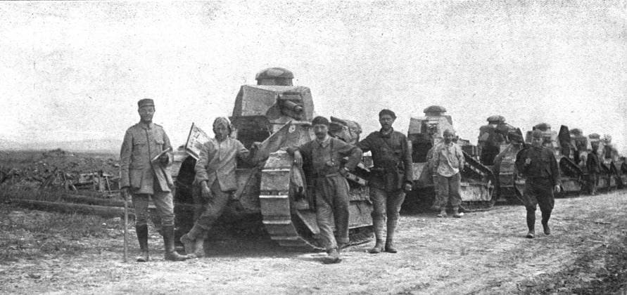 RECORD DATE NOT STATED Notre Artillerie d Assaut; La Replique de Foch: Au Sud-ouest de Soissons; un groupe de chars d assaut legers entre deux attaques , 1918. From L Album de la Guerre 1914-1919, Volume 2 L Illustration, Paris, 1924 . Copyright:xThexPrintxCollector HeritagexImagesxUnknownx IMAGO, ! ACHTUNG: AUFNAHMEDATUM GESCHÄTZT!  Copyright:ThexPrintxCollector HeritagexImagesxUnknownx IMAGO