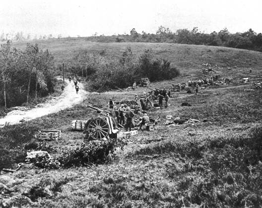 RECORD DATE NOT STATED Notre Artillerie dans les lignes Allemandes; un groupe francais de 75 en batterie, le soir du 18 juillet 1918, sur un terrain occupe par l ennemi le matin , 1918. From L Album de la Guerre 1914-1919, Volume 2 L Illustration, Paris, 1924 . Copyright:xThexPrintxCollector HeritagexImagesxUnknownx IMAGO, ! ACHTUNG: AUFNAHMEDATUM GESCHÄTZT!  Copyright:ThexPrintxCollector HeritagexImagesxUnknownx IMAGO