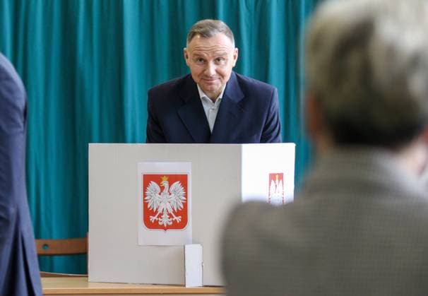 News Themen der Woche KW41 News Bilder des Tages 2023 Polish parliamentary election Photo: Jan Graczynski East News President of Poland Andrzej Duda attends voting in the parliamentary election in one of the polling stations on October 15, 2023 in Cracow, Poland. Polish citizens are electing 460 members of the Sejm (lower chamber of Parliament) and 100 senators. EN_01600350_0550 