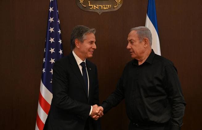 News Themen der Woche KW42 News Bilder des Tages October 16, 2023, Tel Aviv, Israel: US Secretary of State ANTONY BLINKEN visits Israel for the second time since the outbreak of the war and meets Israeli Prime Minister BENJAMIN NETANYAHU at the IDF headquarters, Kirya, in Tel Aviv. Tel Aviv Israel - ZUMAi99_ 20231016_zip_i99_001 Copyright: xHaimxZach IsraelxGpox