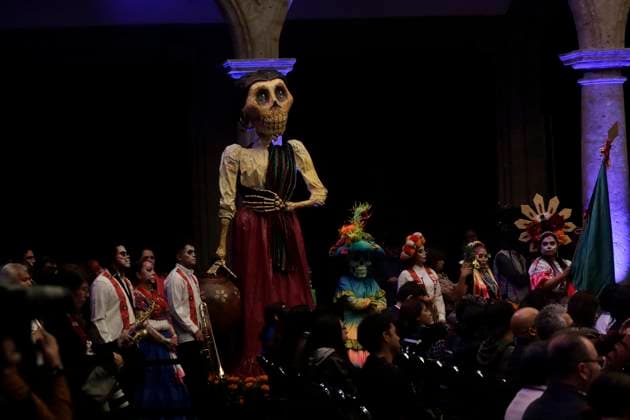 Catrinas procession and Day of the Dead parade announced in Mexico City October 16, 2023, Mexico City, Mexico: People characterized as death, catrinas and catrines during the announcement of the Day of the Dead activities at the press conference at the Mexico City Museum in Mexico City. on October 16, 2023 in Mexico City, Mexico (Photo by Luis Barron Eyepix Group). Copyright: xLuisxBarronx xEyepixxGroupx LB_20231016_MUERTOS5