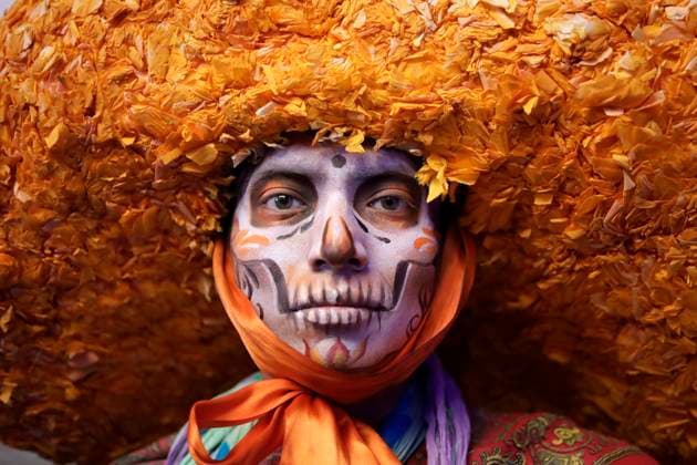 News Bilder des Tages Catrinas procession and Day of the Dead parade announced in Mexico City October 16, 2023, Mexico City, Mexico: People characterized as death, catrinas and catrines during the announcement of the Day of the Dead activities at the press conference at the Mexico City Museum in Mexico City. on October 16, 2023 in Mexico City, Mexico (Photo by Luis Barron Eyepix Group). Copyright: xLuisxBarronx xEyepixxGroupx LB_20231016_MUERTOS9