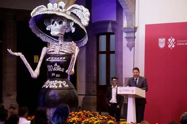Catrinas procession and Day of the Dead parade announced in Mexico City October 16, 2023, Mexico City, Mexico: The head of Government of Mexico City, Marti Batres Guadarrama announced the activities of the Day of the Dead holiday at a press conference at the Mexico City Museum in Mexico City. on October 16, 2023 in Mexico City, Mexico (Photo by Luis Barron Eyepix Group). Copyright: xLuisxBarronx xEyepixxGroupx LB_20231016_MUERTOS13
