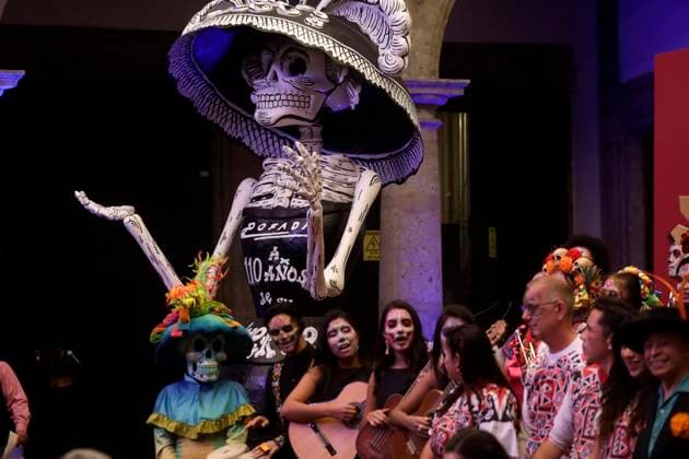 Catrinas procession and Day of the Dead parade announced in Mexico City October 16, 2023, Mexico City, Mexico: People characterized as death, catrinas and catrines during the announcement of the Day of the Dead activities at the press conference at the Mexico City Museum in Mexico City. on October 16, 2023 in Mexico City, Mexico (Photo by Luis Barron Eyepix Group). Copyright: xLuisxBarronx xEyepixxGroupx LB_20231016_MUERTOS17