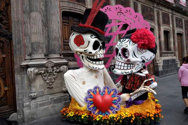 News Bilder des Tages Catrinas procession and Day of the Dead parade announced in Mexico City October 16, 2023, Mexico City, Mexico: People characterized as death, catrinas and catrines during the announcement of the Day of the Dead activities at the press conference at the Mexico City Museum in Mexico City. on October 16, 2023 in Mexico City, Mexico (Photo by Luis Barron Eyepix Group). Copyright: xLuisxBarronx xEyepixxGroupx LB_20231016_MUERTOS23