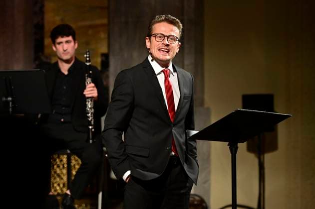 Roman Knizka at the literary chamber music evening with the piece In this country ¦ Germany 1923 The crisis year with Roman KniÅ¾ka and the wind quintet Opus 45 at the Kulturforum Synagoge Görlitz Görlitz, 17 10 2023 Foto:xM.xWehnertx xFuturexImagex knizka_3002