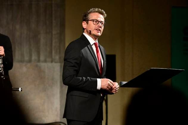 Roman Knizka at the literary chamber music evening with the piece In this country ¦ Germany 1923 The crisis year with Roman KniÅ¾ka and the wind quintet Opus 45 at the Kulturforum Synagoge Görlitz Görlitz, 17 10 2023 Foto:xM.xWehnertx xFuturexImagex knizka_3003