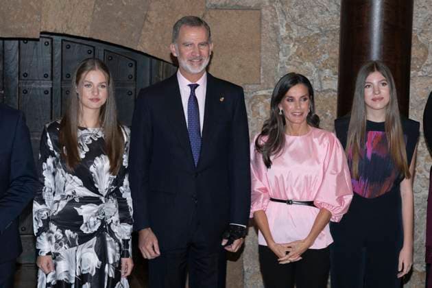 The King and Queen of Spain, the Princess of Asturias and Infanta Sofia preside over the 31st Princess of Asturias Awards Concert (L-R) Princess Leonor, King Felipe VI, Queen Letizia and Infanta Sofia leaving the 31st Princess of Asturias Concert at the Oviedo Auditorium on October 19, 2023, in Oviedo, Asturias, Spain. Today marks the start of the ceremonies for the 2023 Princess of Asturias Awards, to be held tomorrow, October 20. The King and Queen, the Princess and the Infanta will preside over the XXXI Princess of Asturias Awards Concert after receiving in audience this morning the recipients of the 2023 Asturias Medals, the winners of the 2022 End of Degree Awards of the University of Oviedo and the jurors of the awards and members of Copyright: xEuropaxPress ABACAx 872467_041 EuropaxPress ABACAx 872467_041
