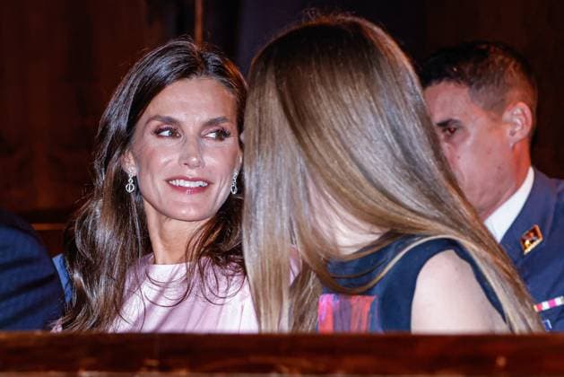 31st Princess of Asturias Awards Concert - Oviedo Queen Letizia and Infanta Sofia of Spain attending the XXXI Princess of Asturias Awards Concert at the Auditorio Palacio de Congresos Principe Felipe on October 19, 2023 in Oviedo, Spain. Photo by Archie Andrews ABACAPRESS.COM Oviedo Spain  Copyright: xAndrewsxArchie ABACAx 872468_022 AndrewsxArchie ABACAx 872468_022