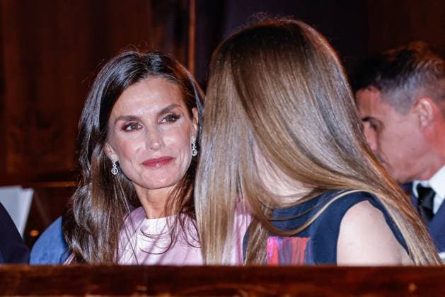 31st Princess of Asturias Awards Concert - Oviedo Queen Letizia and Infanta Sofia of Spain attending the XXXI Princess of Asturias Awards Concert at the Auditorio Palacio de Congresos Principe Felipe on October 19, 2023 in Oviedo, Spain. Photo by Archie Andrews ABACAPRESS.COM Oviedo Spain  Copyright: xAndrewsxArchie ABACAx 872468_023 AndrewsxArchie ABACAx 872468_023