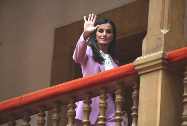 Royals Meets Princess of Asturias Awards Winners - Oviedo Queen Letizia on her arrival at the reception offered to the recipients of the Princess of Asturias Awards 2023, on October 20, 2023, in Oviedo (Spain). Photo by Raul Terrel Europa Press ABACAPRESS.COM Oviedo Spain  Copyright: xEuropaxPress ABACAx 872545_003 EuropaxPress ABACAx 872545_003