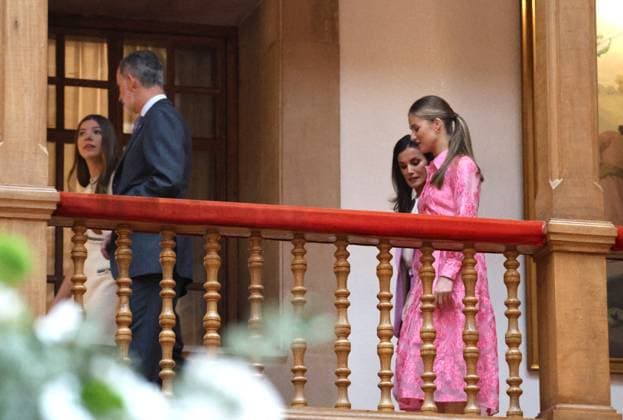Royals Meets Princess of Asturias Awards Winners - Oviedo (L-R) Infanta Sofia, King Felipe, Queen Letizia and Princess Leonor at the audiences held during the reception offered to the recipients of the Princess of Asturias Awards 2023, on October 20, 2023, in Oviedo (Spain). Photo by Raul Terrel Europa Press ABACAPRESS.COM Oviedo Spain  Copyright: xEuropaxPress ABACAx 872545_005 EuropaxPress ABACAx 872545_005
