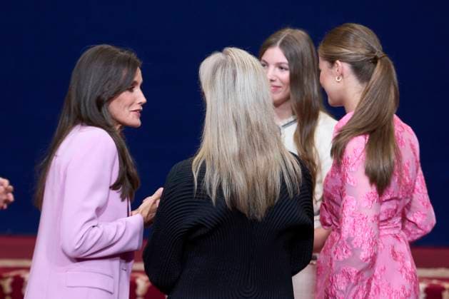 20-10-2023 Medals Princess Leonor and Queen Letizia and Princess Sofia and US actress Meryl Streep during the Princess Asturias awards at the Campoamor theatre in Oviedo No Spain Â  Copyright: xPPEx
