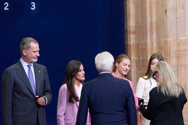 20-10-2023 Medals Princess Leonor and Queen Letizia and King Felipe and Princess Sofia and US actress Meryl Streep during the Princess Asturias awards at the Campoamor theatre in Oviedo No Spain Â  Copyright: xPPEx
