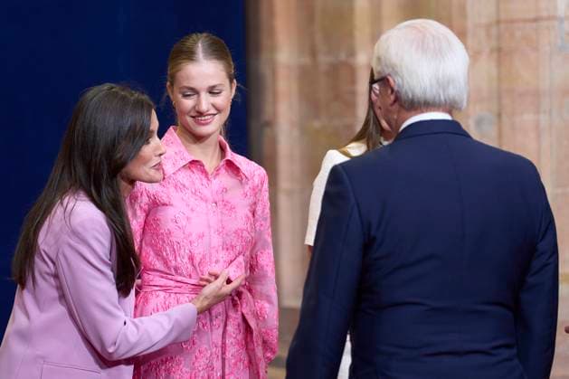 20-10-2023 Medals Princess Leonor and Queen Letizia and Princess Sofia during the Princess Asturias awards at the Campoamor theatre in Oviedo No Spain Â  Copyright: xPPEx