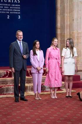 20-10-2023 Medals Princess Leonor and Queen Letizia and King Felipe and Princess Sofia during the Princess Asturias awards at the Campoamor theatre in Oviedo No Spain Â  Copyright: xPPEx