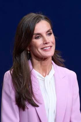 20-10-2023 Medals Queen Letizia during the Princess Asturias awards at the Campoamor theatre in Oviedo No Spain Â  Copyright: xPPEx