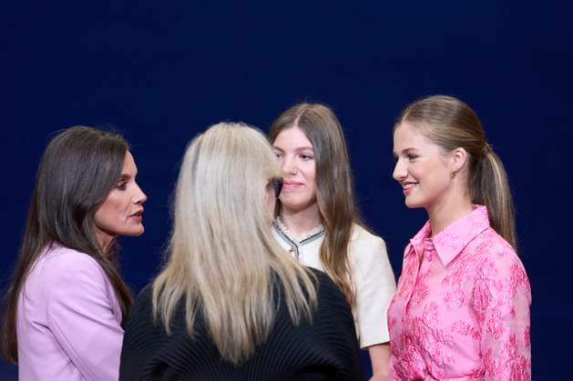 20-10-2023 Medals Princess Leonor and Queen Letizia and Princess Sofia and US actress Meryl Streep during the Princess Asturias awards at the Campoamor theatre in Oviedo No Spain Â  Copyright: xPPEx