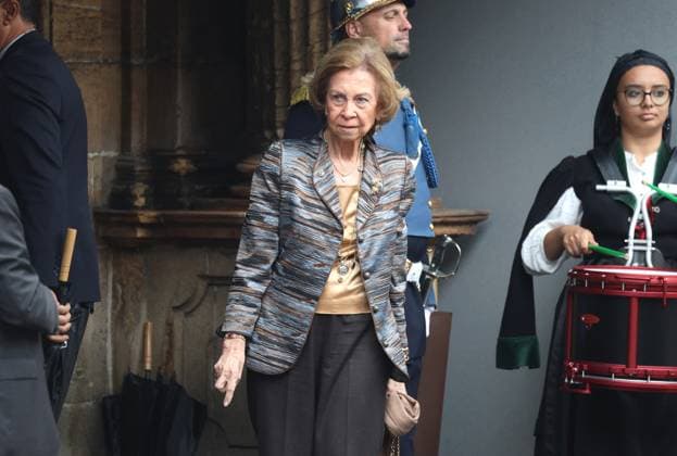 Spanien, Verleihung Prinzessin-von-Asturien-Preis in Oviedo Queen Sofia Arrives At Hotel De La Reconquista - Oviedo Queen Sofia on her arrival at the Hotel de La Reconquista, on October 20, 2023, in Oviedo (Spain). Photo by Raul Terrel Europa Press ABACAPRESS.COM Oviedo Spain  Copyright: xEuropaxPress ABACAx 872566_008 EuropaxPress ABACAx 872566_008