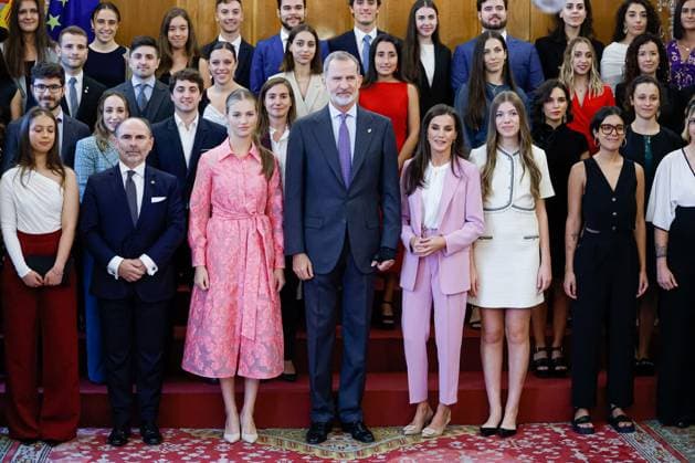 Spanien, Verleihung Prinzessin-von-Asturien-Preis in Oviedo Princess Of Asturias Awards Medals - Oviedo Queen Letizia of Spain, King Felipe of Spain, Princess Leonor, Princess Sofia attending the delivery of the Princess of Asturias awards medals 2023 at the Reconquista hotel on October 20, 2023 in Oviedo, Spain by Archie Andrews ABACAPRESS.COM Oviedo Spain  Copyright: xAndrewsxArchie ABACAx 872570_015 AndrewsxArchie ABACAx 872570_015