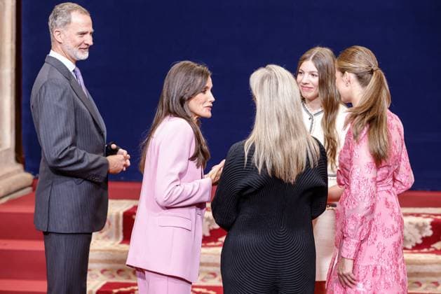 Spanien, Verleihung Prinzessin-von-Asturien-Preis in Oviedo Princess Of Asturias Awards Medals - Oviedo Meryl Streep, Queen Letizia of Spain, King Felipe of Spain, Princess Leonor, Princess Sofia attending the delivery of the Princess of Asturias awards medals 2023 at the Reconquista hotel on October 20, 2023 in Oviedo, Spain by Archie Andrews ABACAPRESS.COM Oviedo Spain  Copyright: xAndrewsxArchie ABACAx 872570_083 AndrewsxArchie ABACAx 872570_083