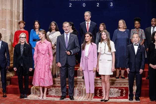 Spanien, Verleihung Prinzessin-von-Asturien-Preis in Oviedo Princess Of Asturias Awards Medals - Oviedo Meryl Streep, Queen Letizia of Spain, King Felipe of Spain, Princess Leonor, Princess Sofia attending the delivery of the Princess of Asturias awards medals 2023 at the Reconquista hotel on October 20, 2023 in Oviedo, Spain by Archie Andrews ABACAPRESS.COM Oviedo Spain  Copyright: xAndrewsxArchie ABACAx 872570_091 AndrewsxArchie ABACAx 872570_091
