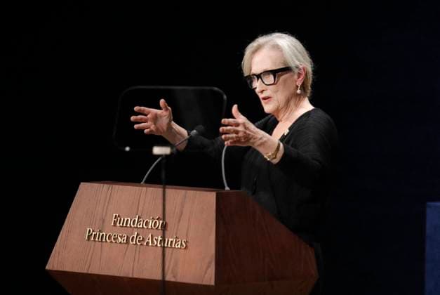 Princess of Asturias Awards Ceremony - Oviedo Actress Meryl Streep speaks during the 43rd edition of the Princess of Asturias Awards 2023 , at the Campoamor Theater, on October 20, 2023, in Oviedo, Asturias, Spain. The Princess of Asturias Awards Ceremony is the main activity carried out by the Princess of Asturias Foundation, a private non-profit institution whose objectives are to contribute to the exaltation and promotion of scientific, cultural and humanistic values and to consolidate the links between the Principality of Asturias and the title traditionally held by the heirs to the Crown of Spain. The day is considered one of the most important cultural events on the international agenda. Photo by Jorge Peteiro Europa Press ABACAPRESS  Copyright: xEuropaxPress ABACAx 872624_060 EuropaxPress ABACAx 872624_060