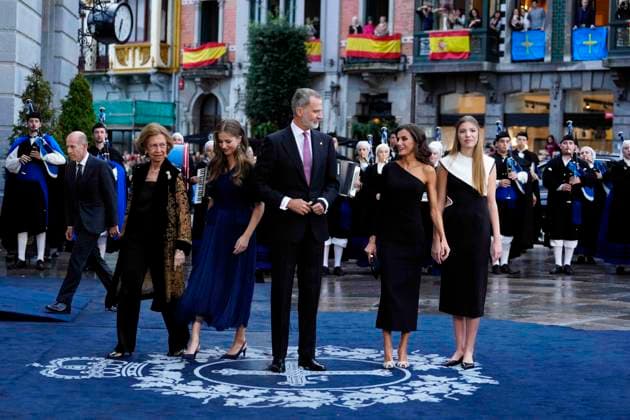 Princess of Asturias Awards Ceremony - Oviedo King Felipe VI of Spain, Queen Letizia of Spain, Crown Princess Leonor, Princess Sofia, Queen Sofia arriving at the Princesa de Asturias Awards at Teatro Campoamor on October 20, 2023 in Oviedo, Asturias, Spain. Photo by Archie Andrews ABACAPRESS.COM Oviedo Asturias Spain  Copyright: xAndrewsxArchie ABACAx 872625_023 AndrewsxArchie ABACAx 872625_023