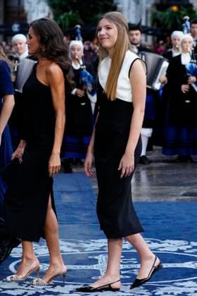 Princess of Asturias Awards Ceremony - Oviedo Queen Letizia and Infanta Sofia of Spain arriving at the Princesa de Asturias Awards at Teatro Campoamor on October 20, 2023 in Oviedo, Asturias, Spain. Photo by Archie Andrews ABACAPRESS.COM Oviedo Asturias Spain  Copyright: xAndrewsxArchie ABACAx 872625_034 AndrewsxArchie ABACAx 872625_034