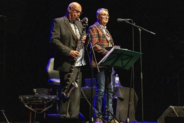 <p>Eckard Koltermann spielt am Samstag, dem 21.10.2023, zusammen mit Rupert Seidl (r.) bei der Verleihung des Jazz-Potts. Essen Copyright: JonasxRichter