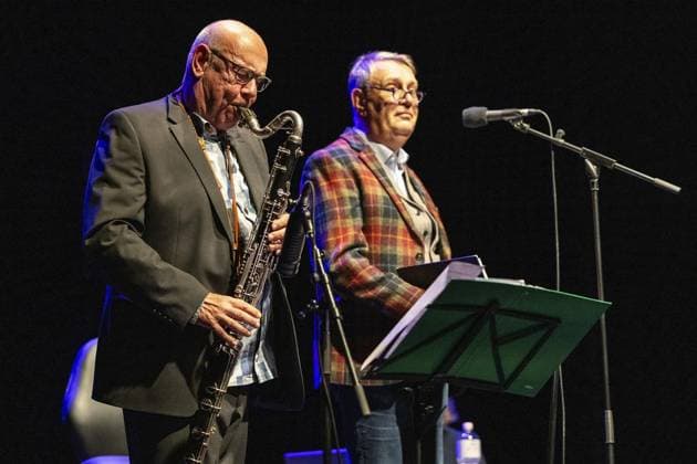 <p>Eckard Koltermann spielt am Samstag, dem 21.10.2023, zusammen mit Rupert Seidl (r.) bei der Verleihung des Jazz-Potts. Essen Copyright: JonasxRichter