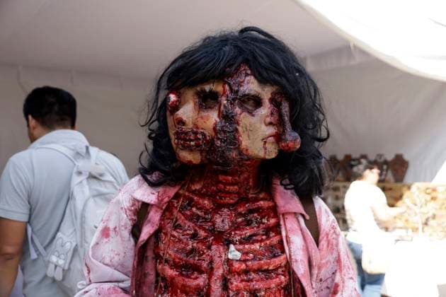 October 21, 2023, Mexico City, Mexico: Hundreds of people dressed as zombies participate in the zombie march in Mexico City. on October 21, 2023 in Mexico City, Mexico Mexico City Mexico - ZUMAe321 20231021_zia_e321_061 Copyright: xLuisxBarronx